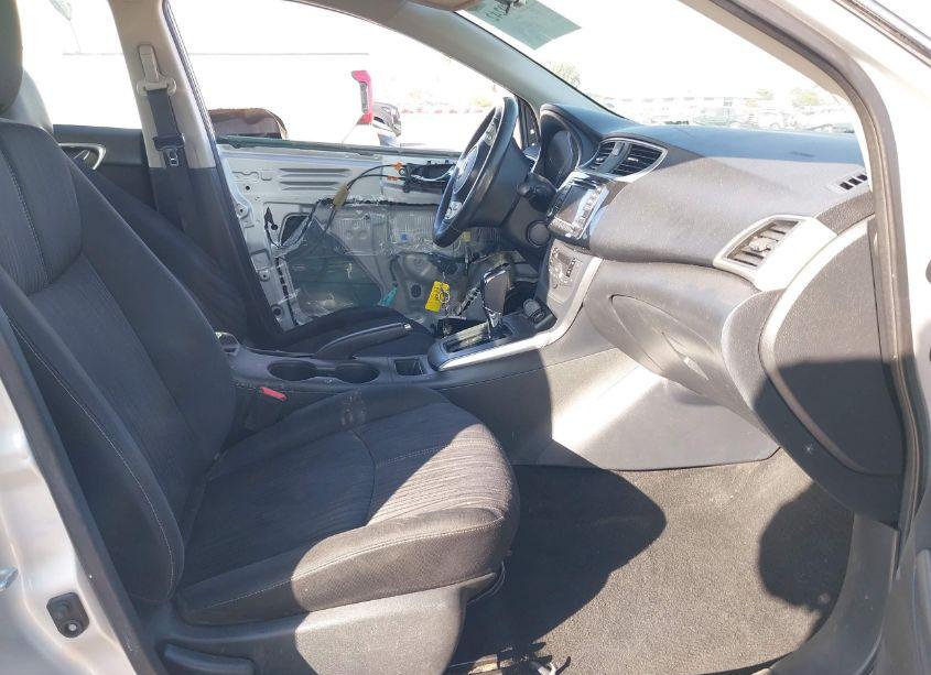 Photo 5 of 2018 Nissan Sentra SV (VIN 3N1AB7AP7JL630723)