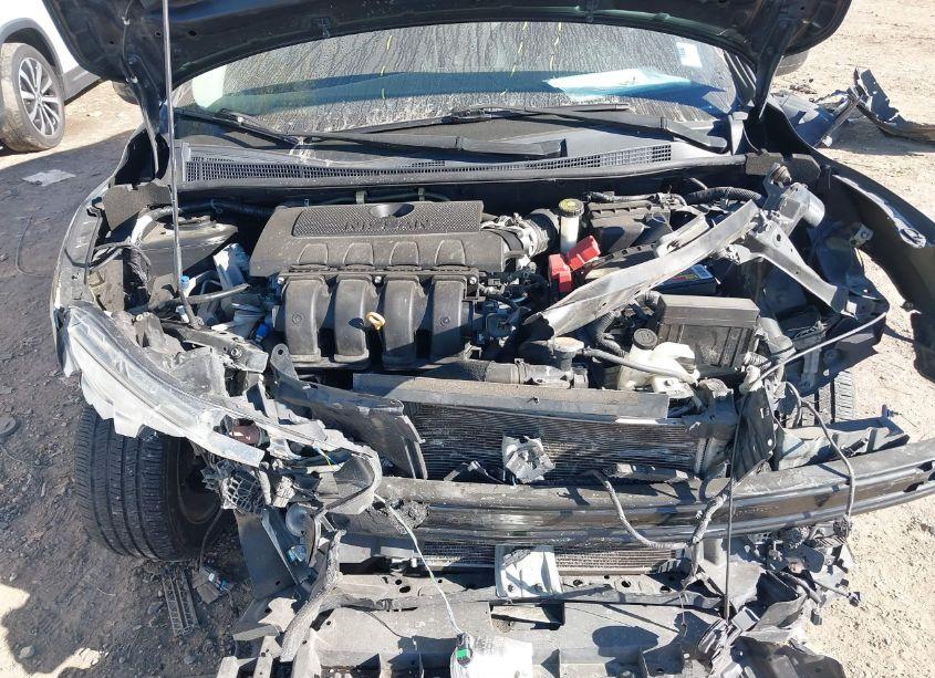 Photo 10 of 2018 Nissan Sentra SV (VIN 3N1AB7AP7JL659560)