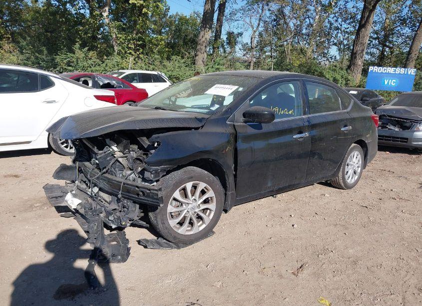 Photo 2 of 2018 Nissan Sentra SV (VIN 3N1AB7AP7JL659560)