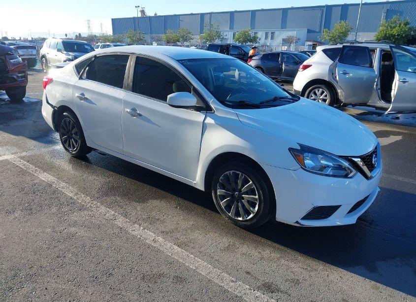 2018 Nissan Sentra S (VIN 3N1AB7AP7JY207501) main photo