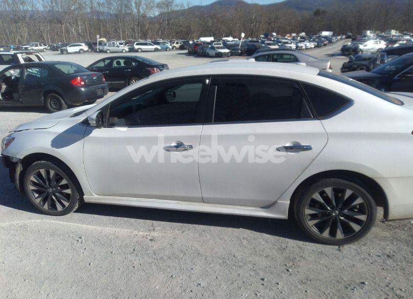 Photo 14 of 2018 Nissan Sentra SR (VIN 3N1AB7AP7JY209166)