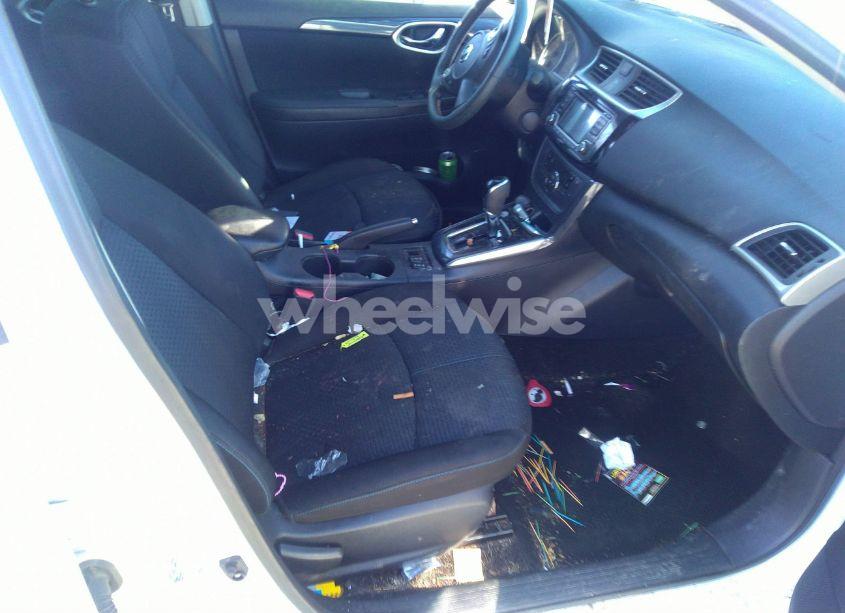 Photo 5 of 2018 Nissan Sentra SR (VIN 3N1AB7AP7JY209166)