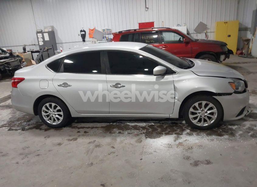 Photo 13 of 2018 Nissan Sentra SV (VIN 3N1AB7AP7JY235654)