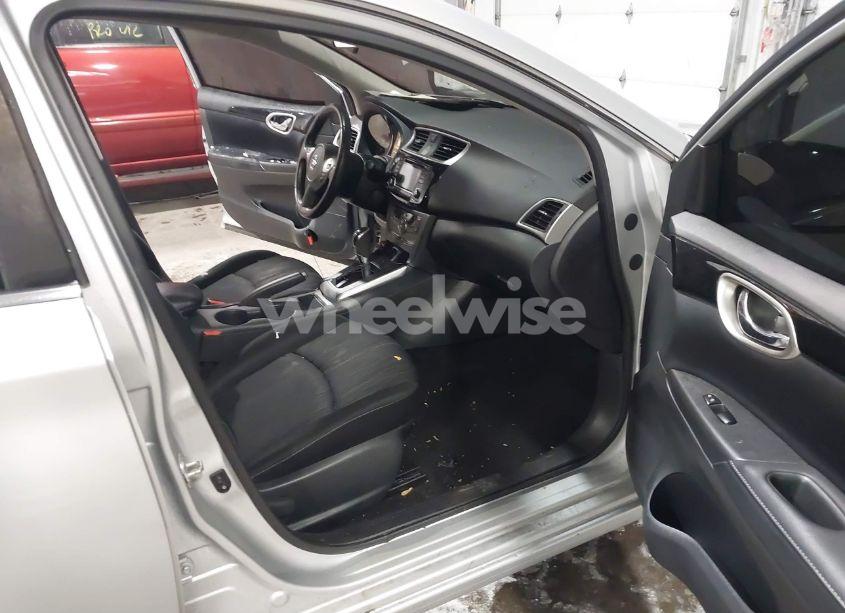 Photo 5 of 2018 Nissan Sentra SV (VIN 3N1AB7AP7JY235654)