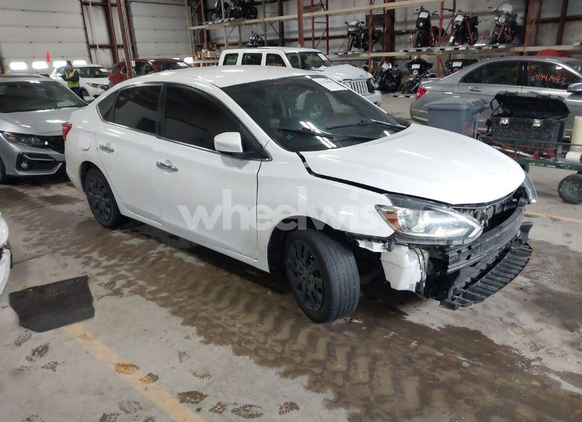 2018 Nissan Sentra S (VIN 3N1AB7AP7JY256777) main photo