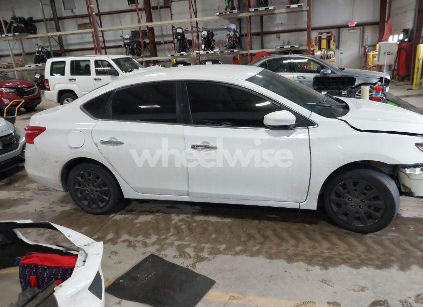 Photo 14 of 2018 Nissan Sentra S (VIN 3N1AB7AP7JY256777)