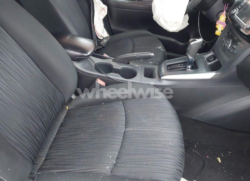 Photo 5 of 2018 Nissan Sentra SV (VIN 3N1AB7AP7JY263874)