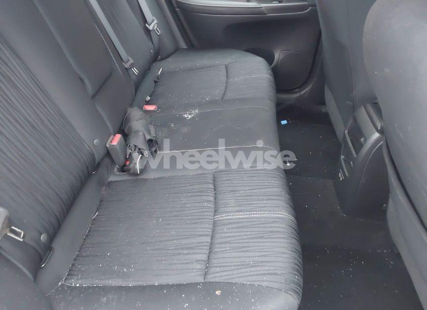Photo 8 of 2018 Nissan Sentra SV (VIN 3N1AB7AP7JY263874)