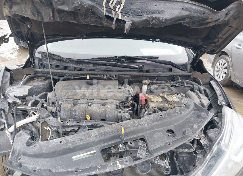 Photo 10 of 2018 Nissan Sentra SV (VIN 3N1AB7AP7JY318226)