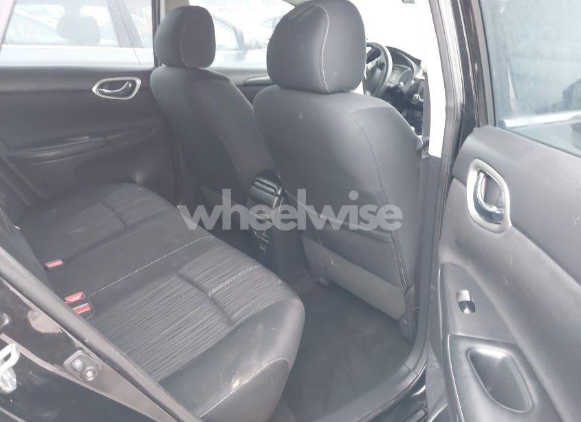 Photo 8 of 2018 Nissan Sentra SV (VIN 3N1AB7AP7JY318226)