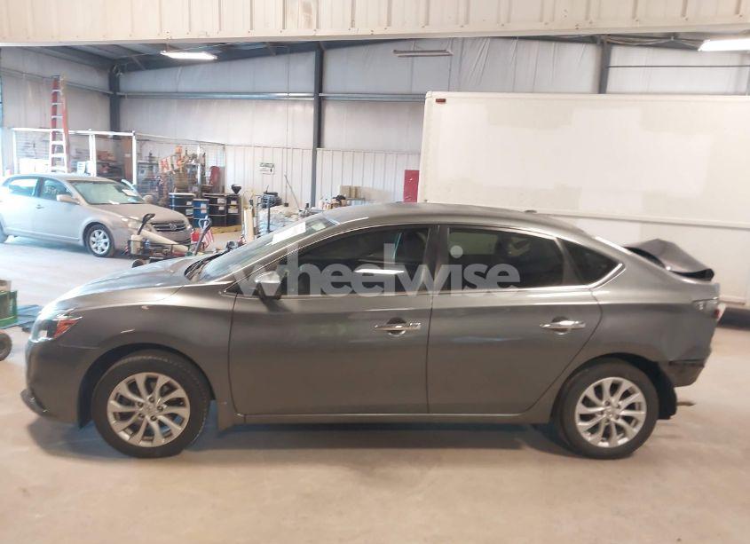 Photo 14 of 2018 Nissan Sentra SV (VIN 3N1AB7AP7JY318761)