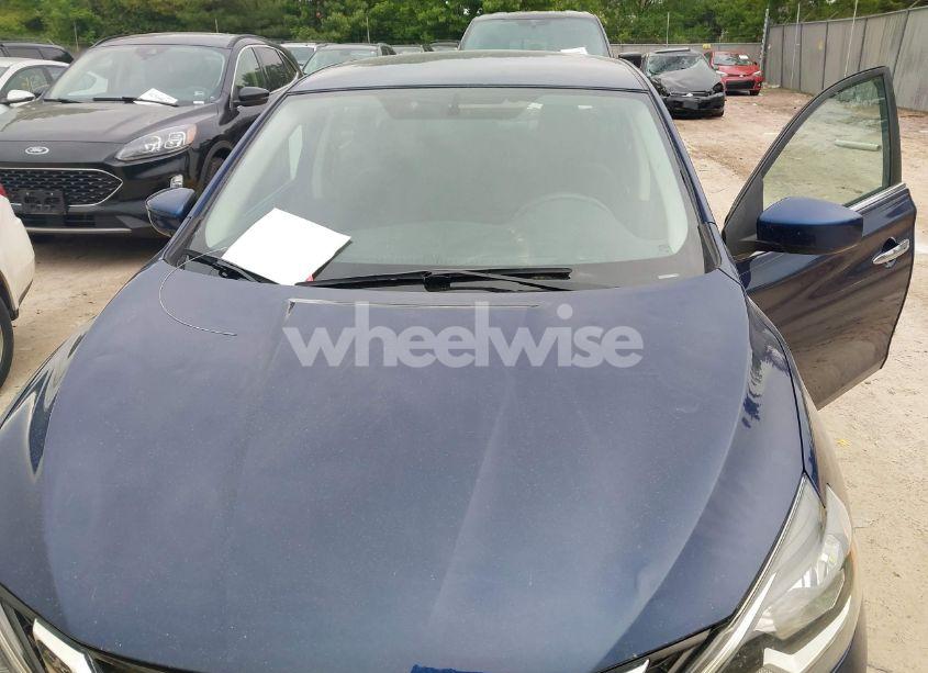 Photo 6 of 2019 Nissan Sentra SV (VIN 3N1AB7AP7KL602910)