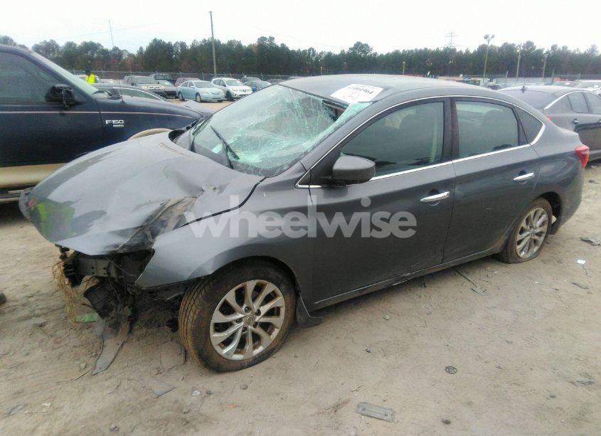 Photo 2 of 2019 Nissan Sentra SV (VIN 3N1AB7AP7KL606018)