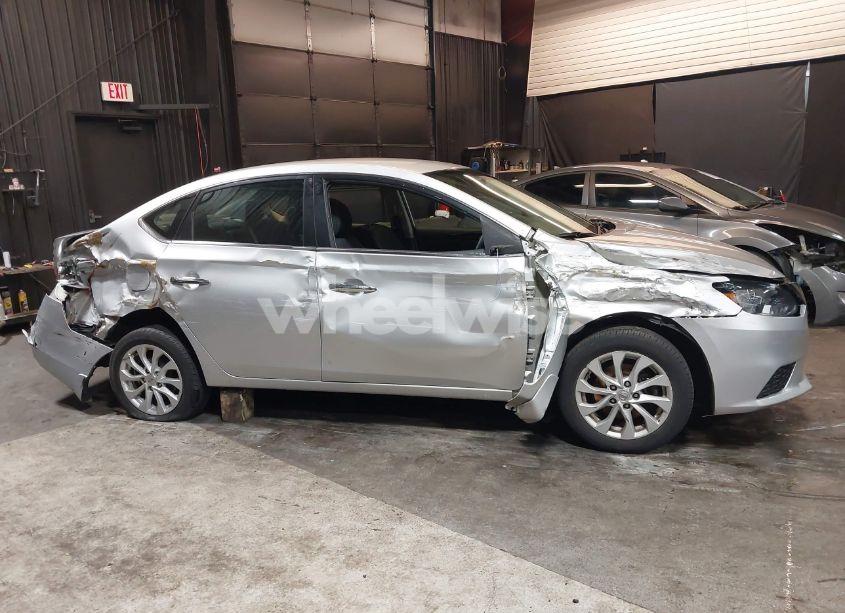 Photo 13 of 2019 Nissan Sentra SV (VIN 3N1AB7AP7KL609257)