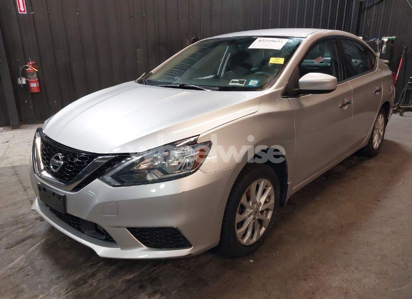 Photo 2 of 2019 Nissan Sentra SV (VIN 3N1AB7AP7KL609257)