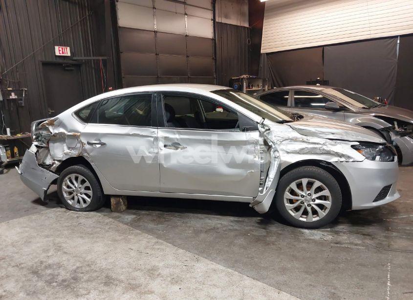 Photo 6 of 2019 Nissan Sentra SV (VIN 3N1AB7AP7KL609257)