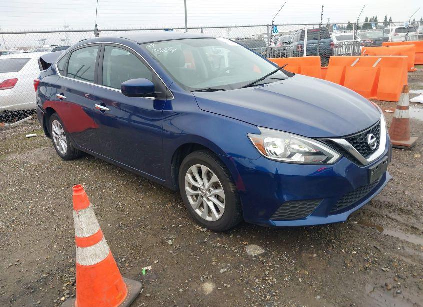 2019 Nissan Sentra SV (VIN 3N1AB7AP7KL613230) main photo
