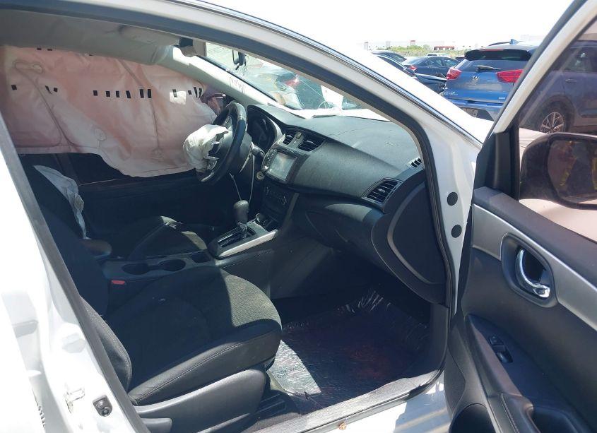 Photo 5 of 2019 Nissan Sentra S (VIN 3N1AB7AP7KY209654)