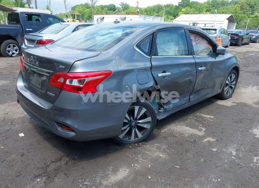 Photo 4 of 2019 Nissan Sentra SV (VIN 3N1AB7AP7KY212778)