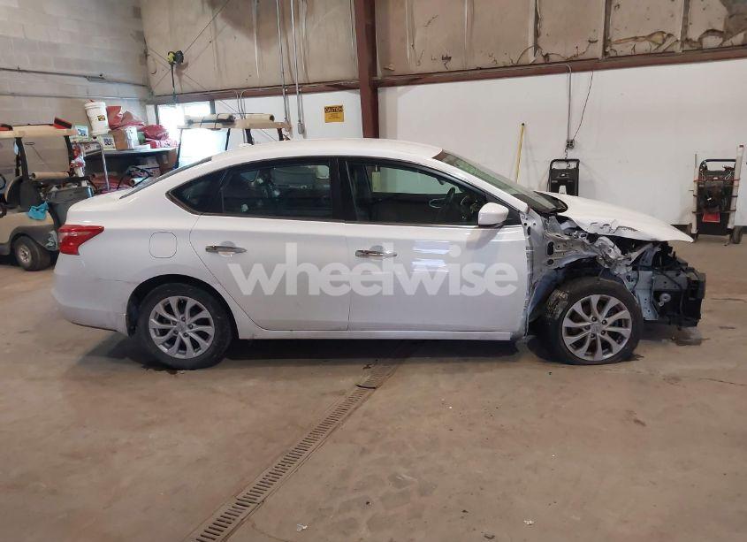 Photo 13 of 2019 Nissan Sentra SV (VIN 3N1AB7AP7KY214434)