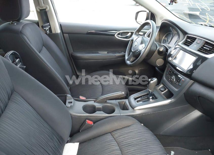 Photo 5 of 2019 Nissan Sentra SV (VIN 3N1AB7AP7KY219455)