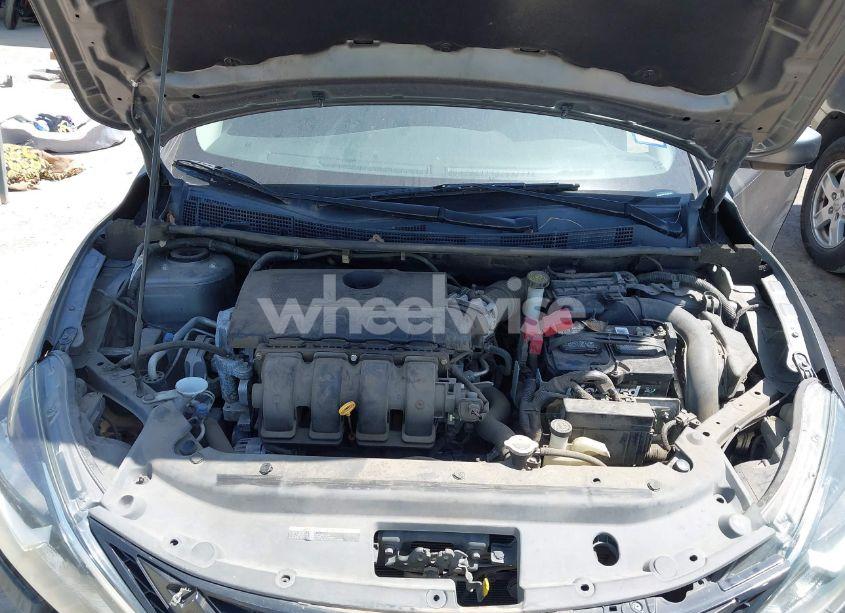 Photo 10 of 2019 Nissan Sentra S (VIN 3N1AB7AP7KY237728)