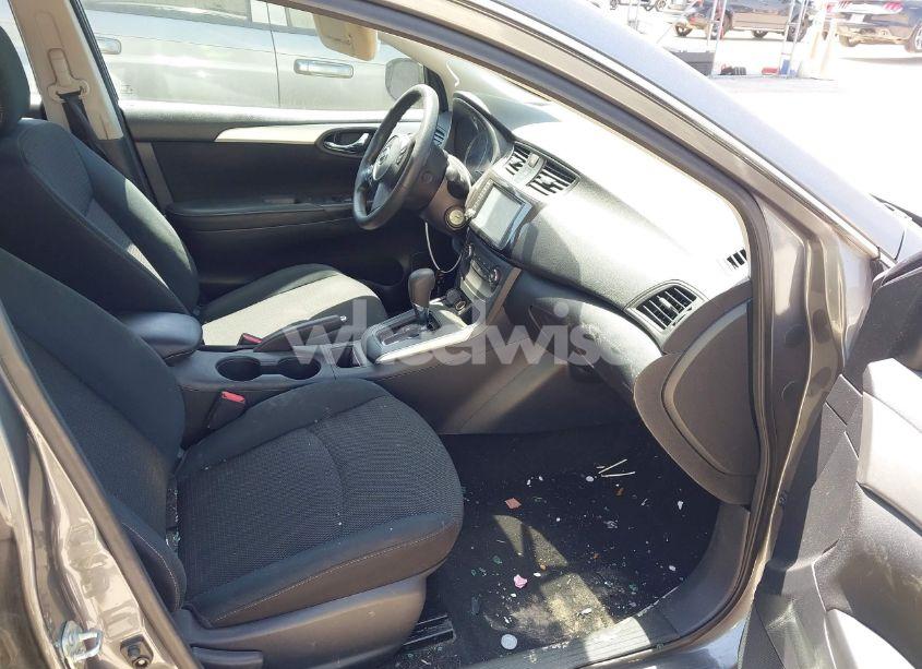 Photo 5 of 2019 Nissan Sentra S (VIN 3N1AB7AP7KY237728)