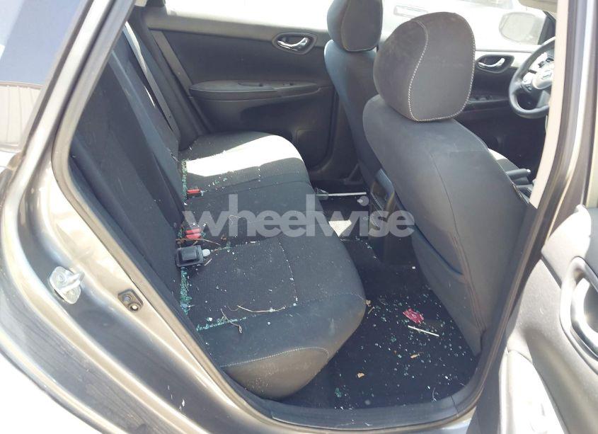 Photo 8 of 2019 Nissan Sentra S (VIN 3N1AB7AP7KY237728)