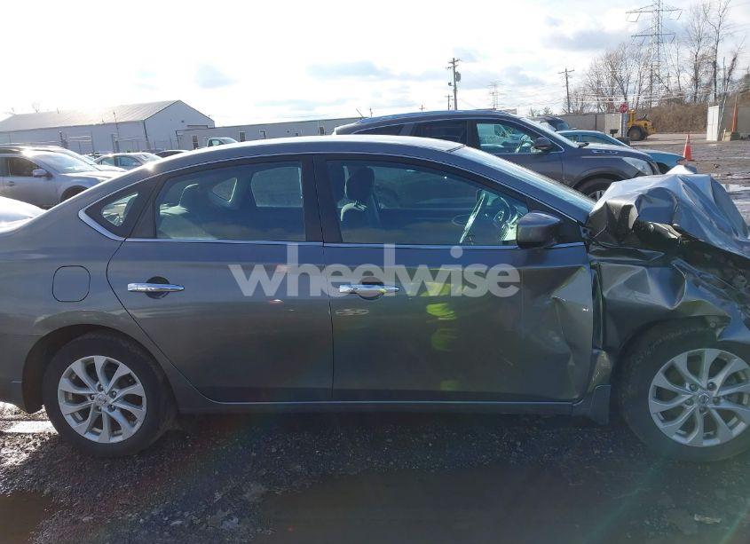 Photo 13 of 2019 Nissan Sentra SV (VIN 3N1AB7AP7KY239592)