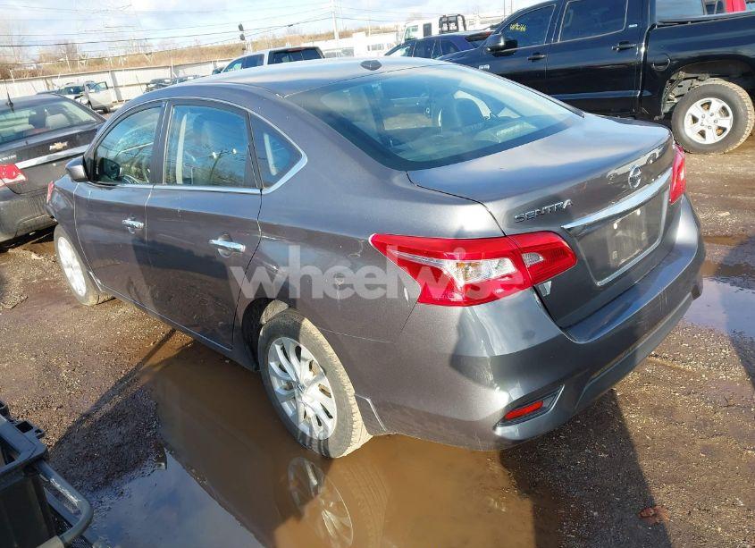 Photo 3 of 2019 Nissan Sentra SV (VIN 3N1AB7AP7KY239592)