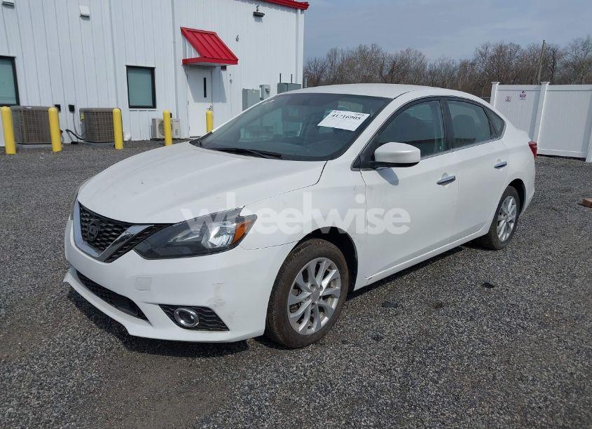 Photo 2 of 2019 Nissan Sentra SV (VIN 3N1AB7AP7KY261205)