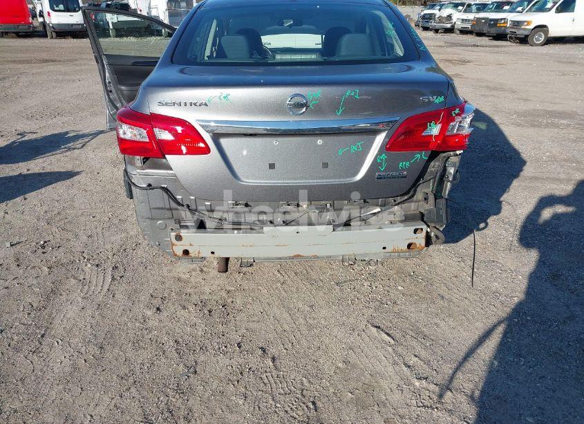 Photo 6 of 2019 Nissan Sentra SV (VIN 3N1AB7AP7KY267828)