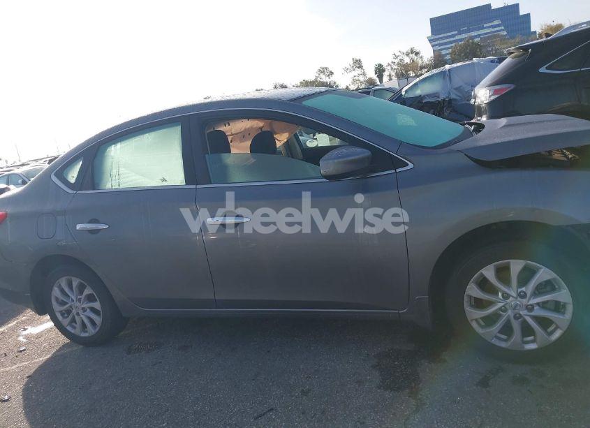 Photo 13 of 2019 Nissan Sentra SV (VIN 3N1AB7AP7KY269305)