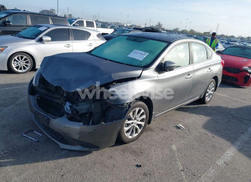 Photo 2 of 2019 Nissan Sentra SV (VIN 3N1AB7AP7KY269305)