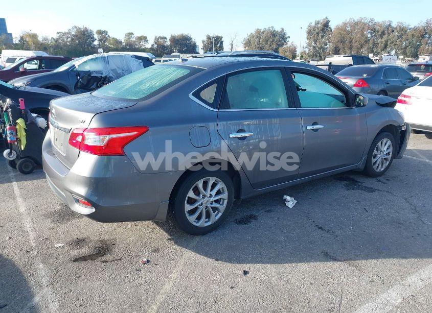 Photo 4 of 2019 Nissan Sentra SV (VIN 3N1AB7AP7KY269305)