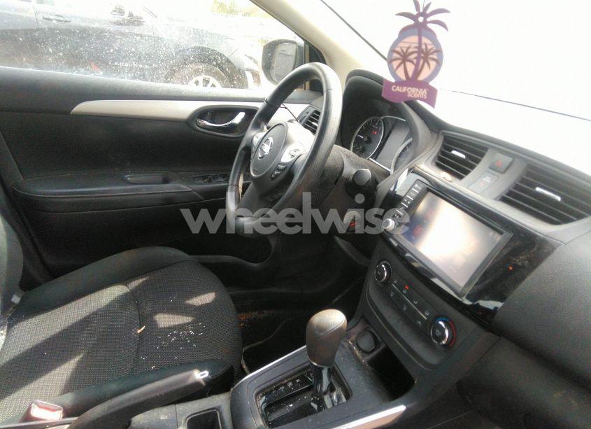 Photo 5 of 2019 Nissan Sentra S (VIN 3N1AB7AP7KY276304)