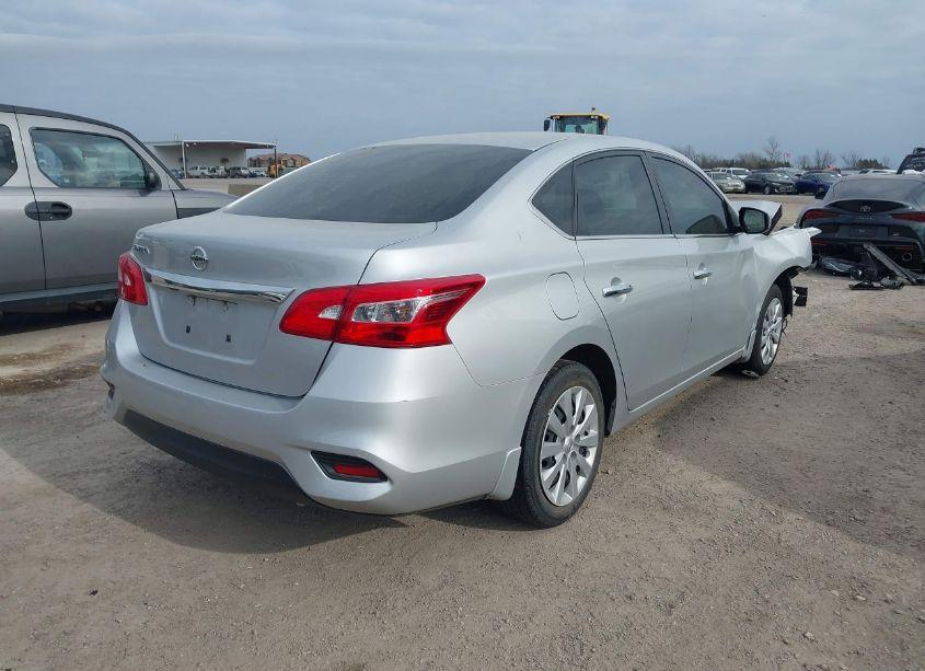 Photo 4 of 2019 Nissan Sentra S (VIN 3N1AB7AP7KY279283)