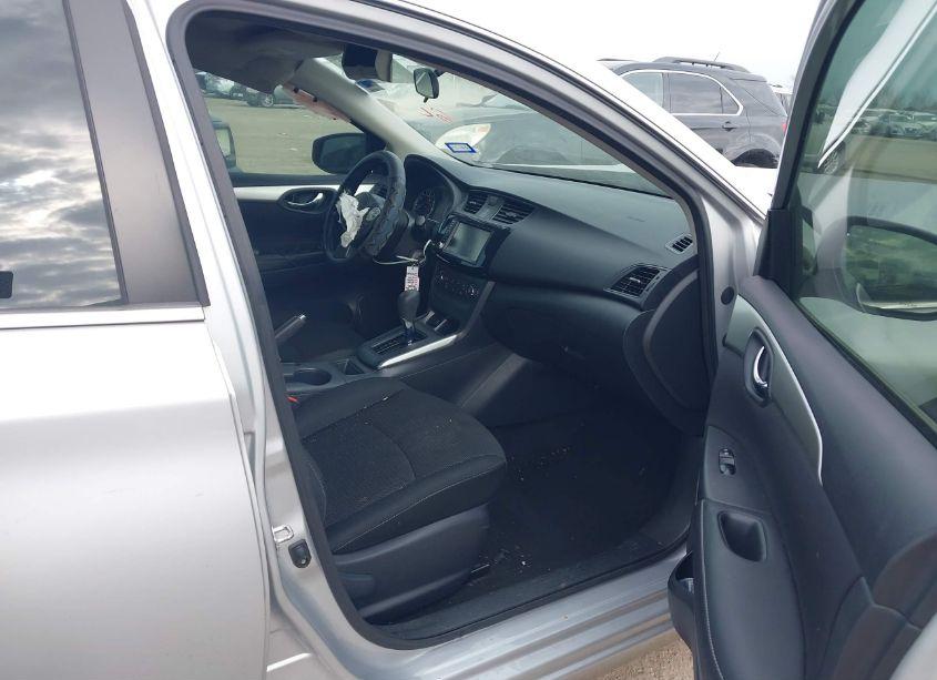 Photo 5 of 2019 Nissan Sentra S (VIN 3N1AB7AP7KY279283)