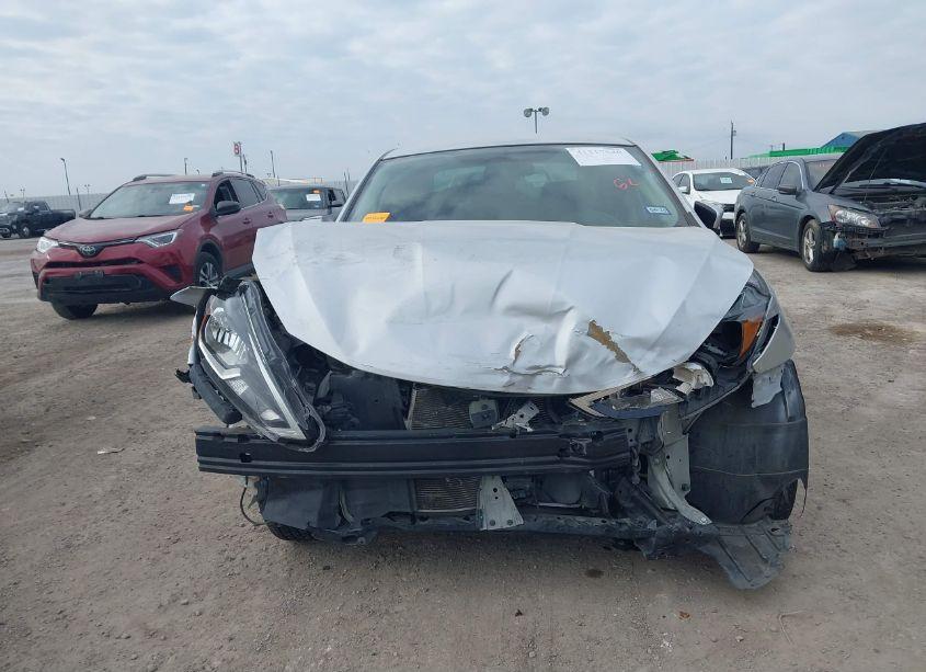 Photo 6 of 2019 Nissan Sentra S (VIN 3N1AB7AP7KY279283)