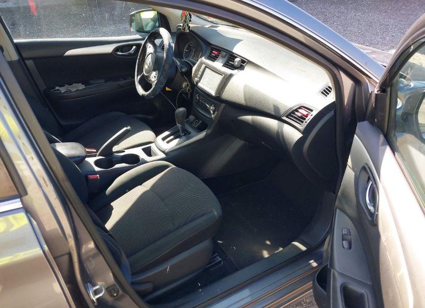 Photo 5 of 2019 Nissan Sentra S (VIN 3N1AB7AP7KY279798)