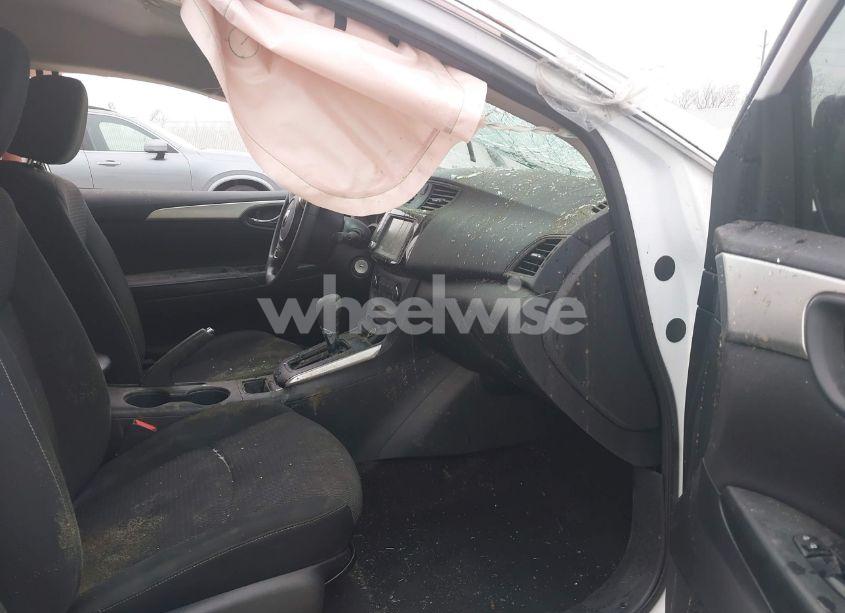 Photo 5 of 2019 Nissan Sentra S (VIN 3N1AB7AP7KY281339)