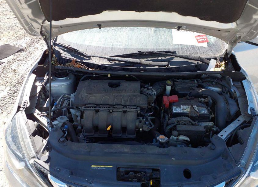 Photo 10 of 2019 Nissan Sentra SV (VIN 3N1AB7AP7KY294723)