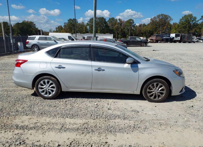 Photo 13 of 2019 Nissan Sentra SV (VIN 3N1AB7AP7KY294723)