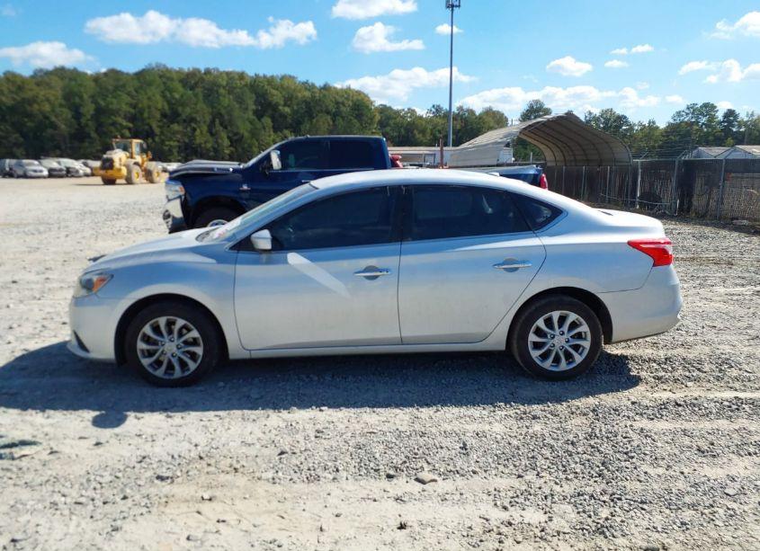 Photo 14 of 2019 Nissan Sentra SV (VIN 3N1AB7AP7KY294723)