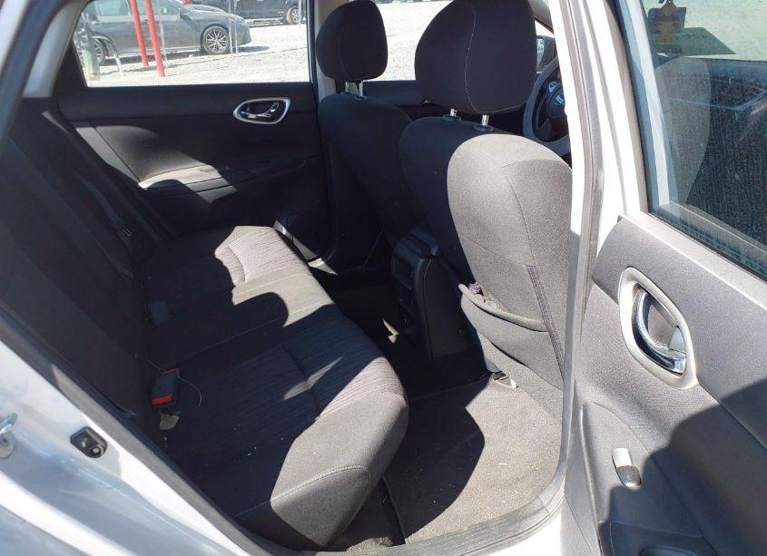 Photo 8 of 2019 Nissan Sentra SV (VIN 3N1AB7AP7KY294723)