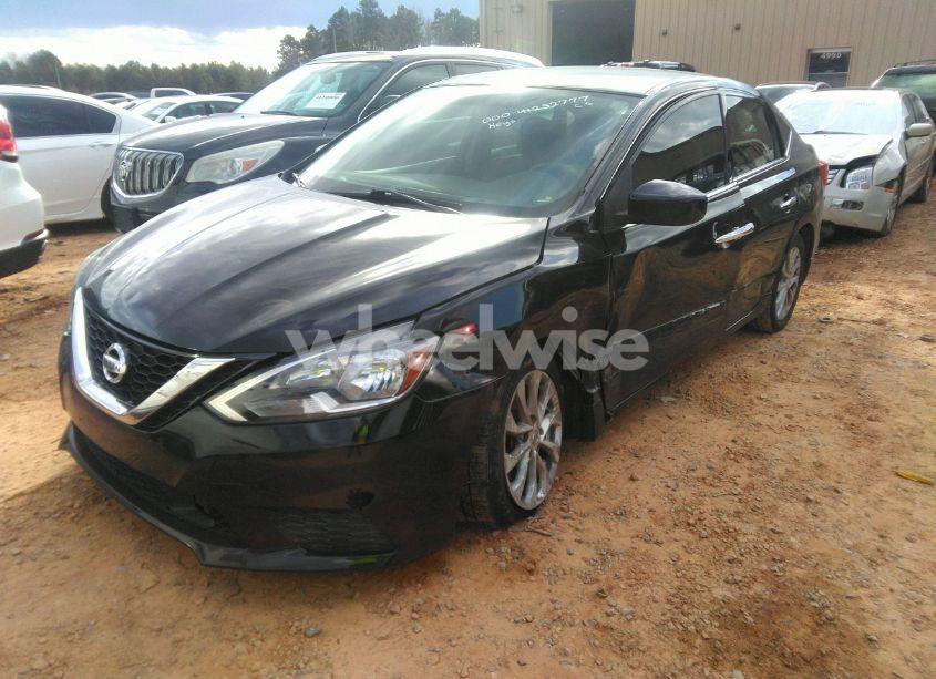 Photo 2 of 2019 Nissan Sentra SV (VIN 3N1AB7AP7KY295726)