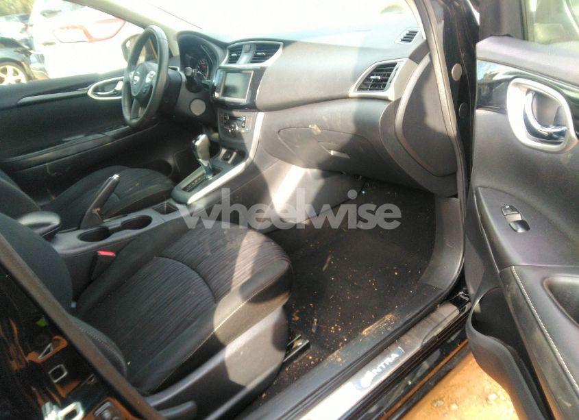 Photo 5 of 2019 Nissan Sentra SV (VIN 3N1AB7AP7KY295726)