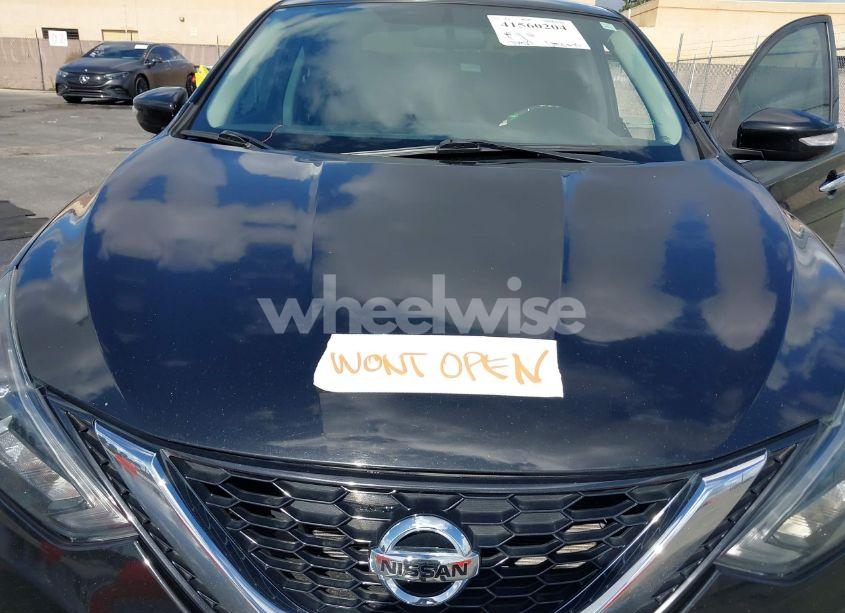 Photo 10 of 2019 Nissan Sentra SR (VIN 3N1AB7AP7KY296827)
