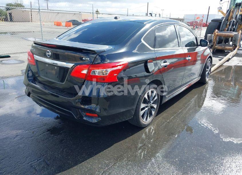 Photo 4 of 2019 Nissan Sentra SR (VIN 3N1AB7AP7KY296827)