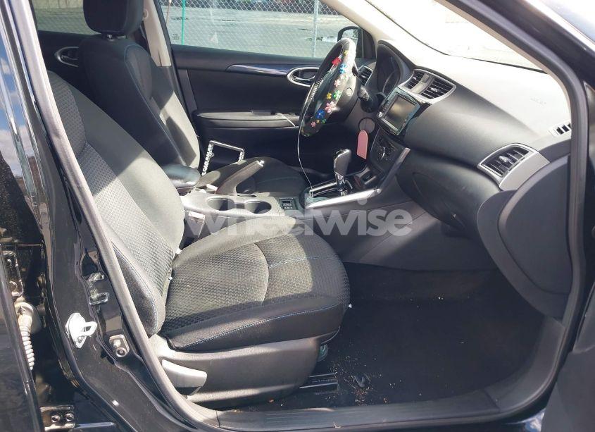 Photo 5 of 2019 Nissan Sentra SR (VIN 3N1AB7AP7KY296827)